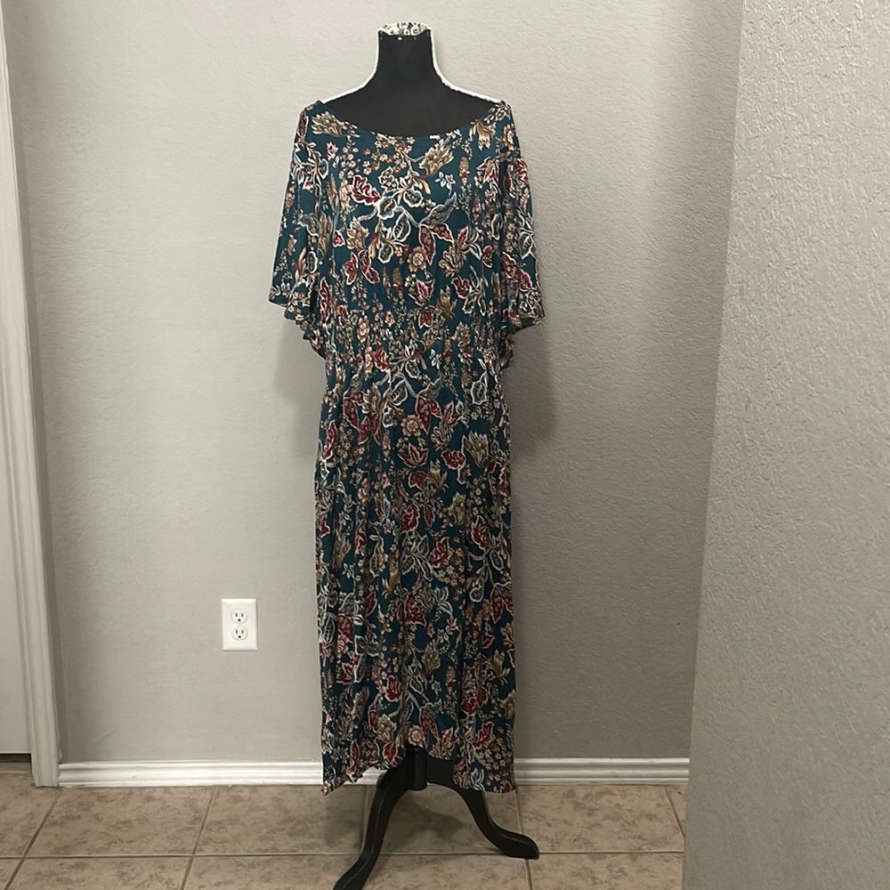 Beautiful silky dress!